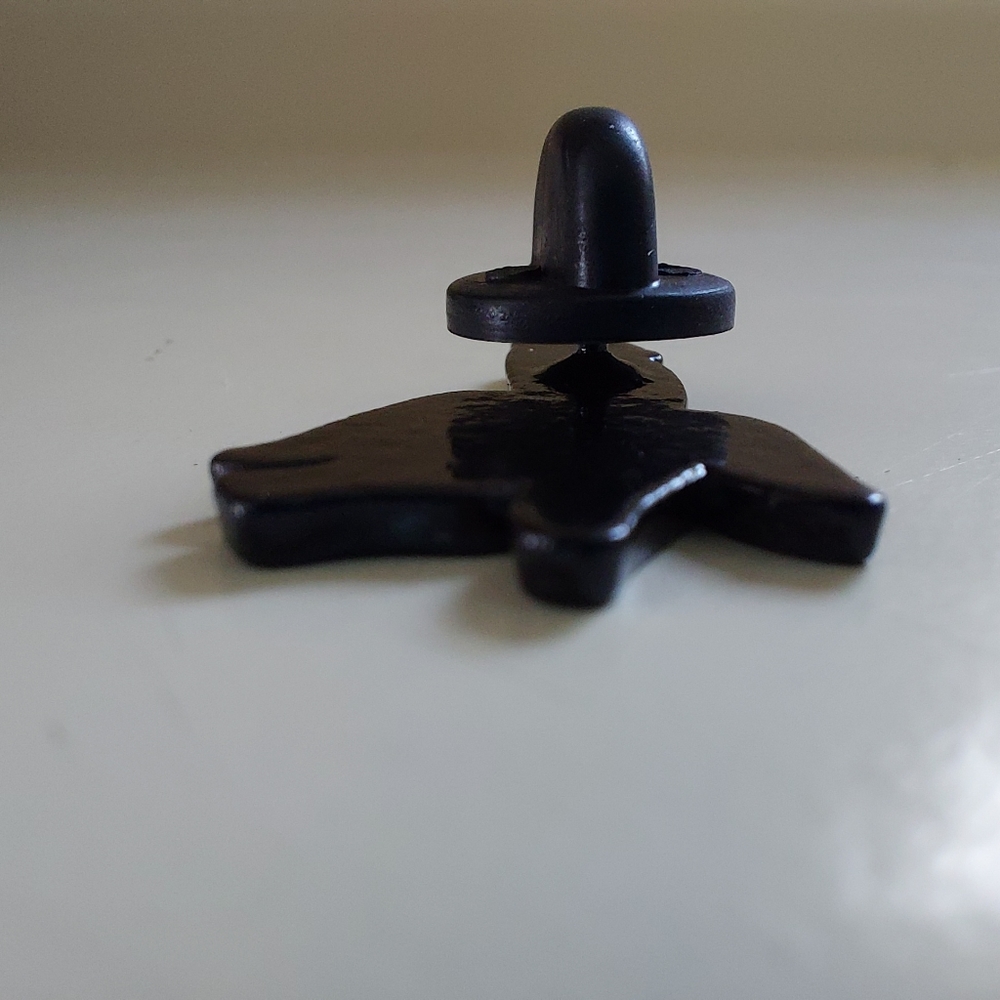 1" Cute Peni* Banana D*ck Head Lapel Hat Purse Pin. What a fun little statement! - Picture 2 of 8